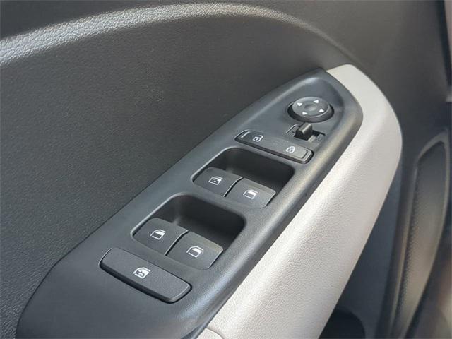 2025 Hyundai Venue SEL photo 21