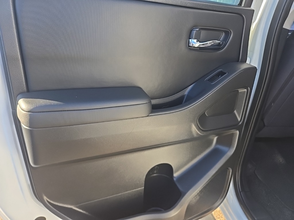 2023 Nissan Frontier SV photo 27