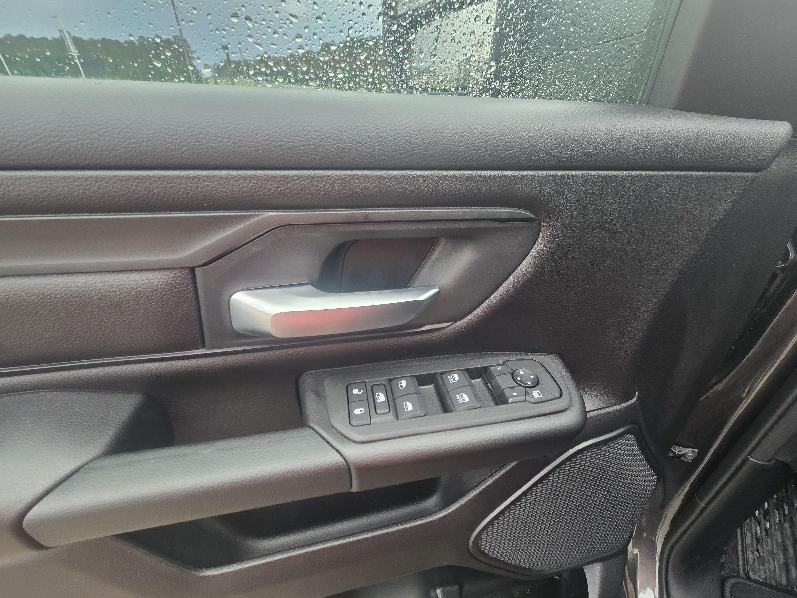 2025 Ram 1500 Tradesman photo 10