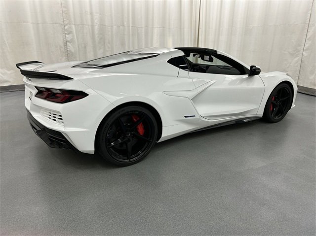 2025 Chevrolet Corvette E-Ray 2LZ photo 4