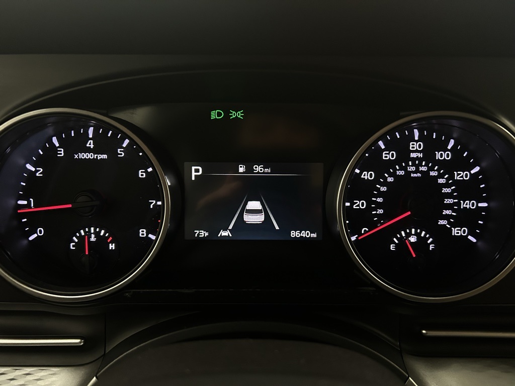 2024 Kia Carnival LX photo 17