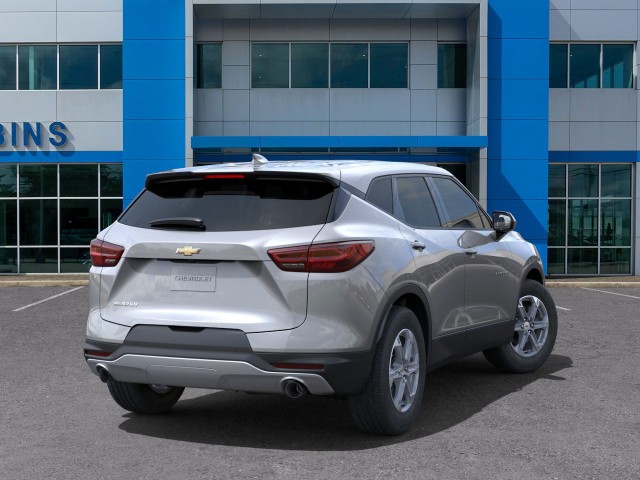 2025 Chevrolet Blazer 2LT photo 2