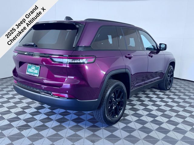 2025 Jeep Grand Cherokee Altitude photo 7