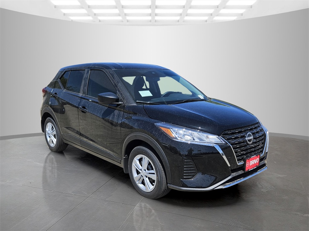 2025 Nissan Kicks Play S photo 3