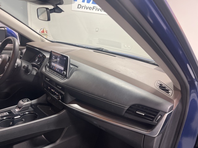 2023 Nissan Rogue SV photo 18