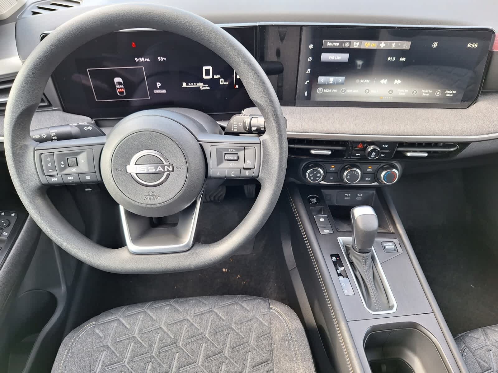 2025 Nissan Kicks SV photo 20