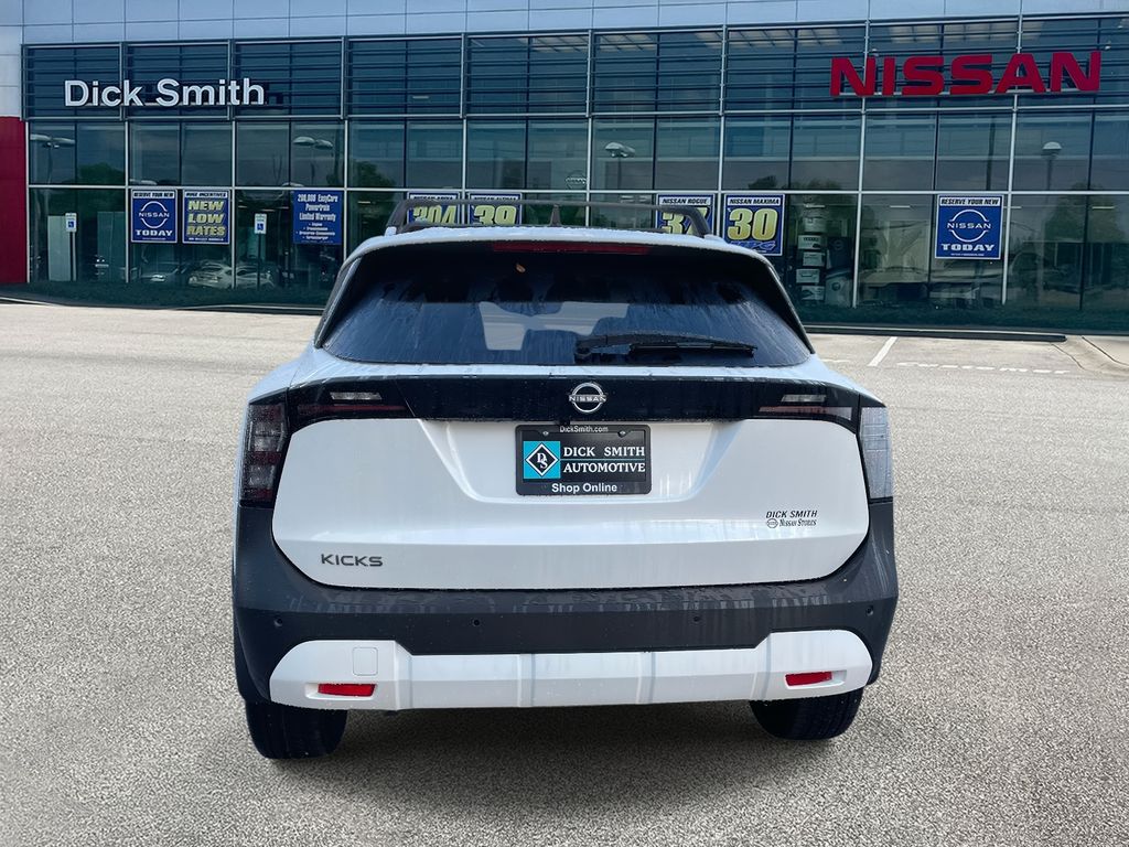 2026 Nissan Kicks SV photo 4