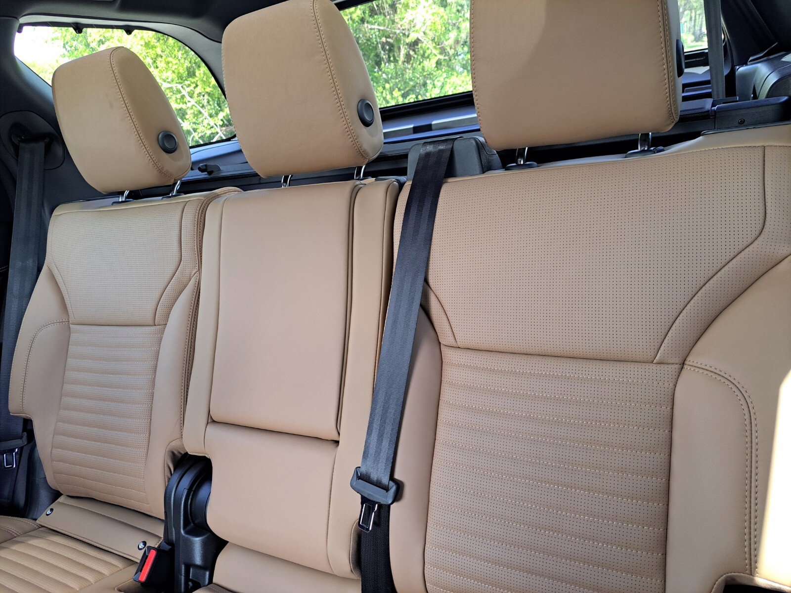 2025 Land Rover Discovery SE photo 16