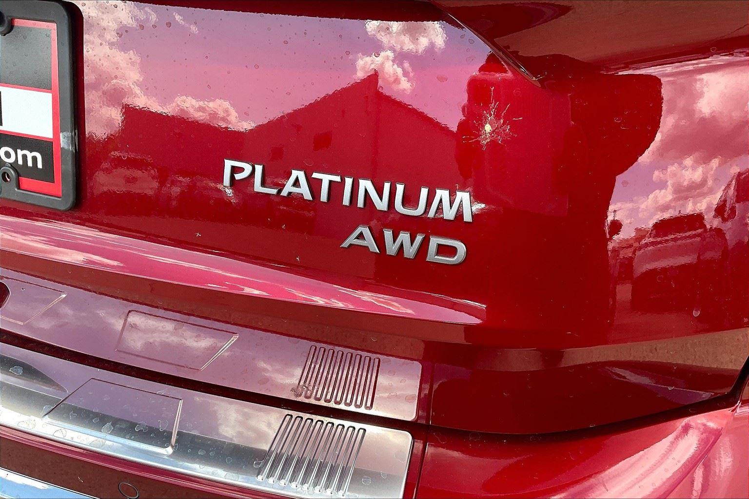 2026 Nissan Rogue Platinum photo 8