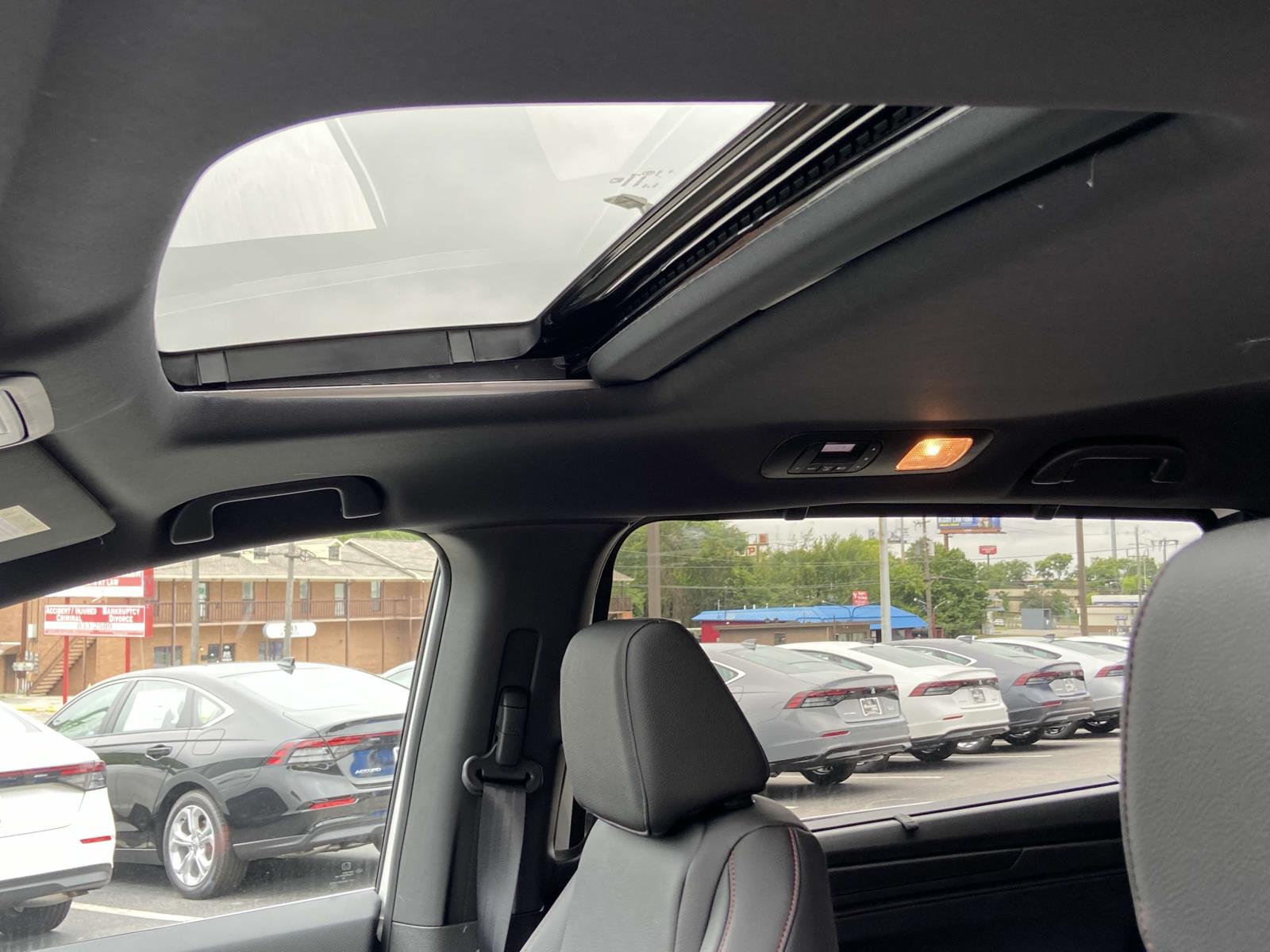 2026 Honda Odyssey photo 4