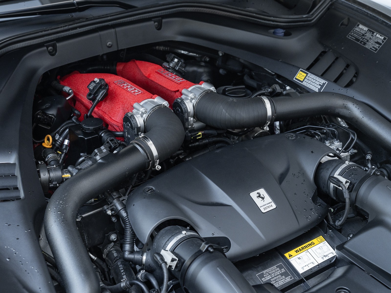2015 Ferrari California T photo 45