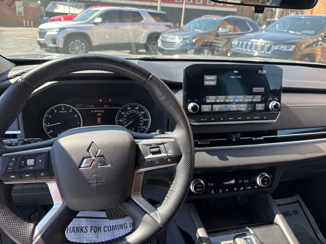 2023 Mitsubishi Outlander SE photo 17