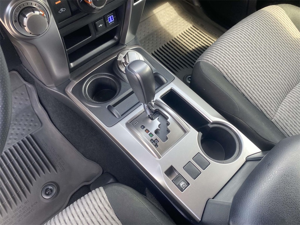 2022 Toyota 4Runner SR5 photo 16