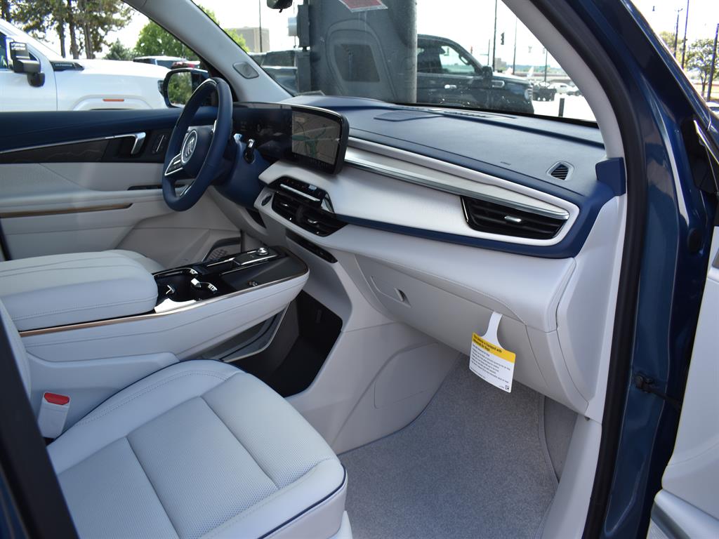 2026 Buick Enclave Avenir photo 5