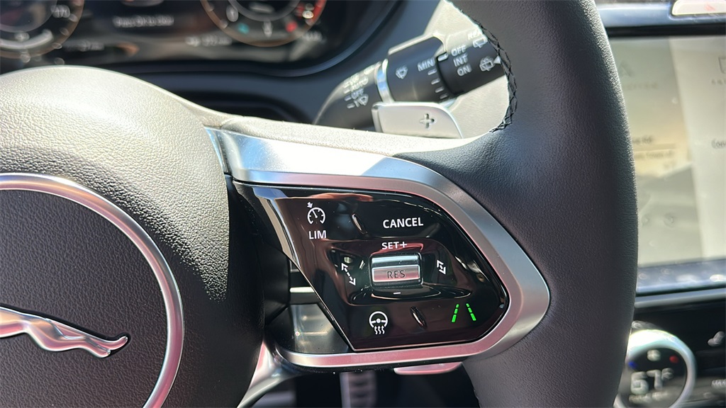 2024 Jaguar E-PACE R-Dynamic SE photo 15