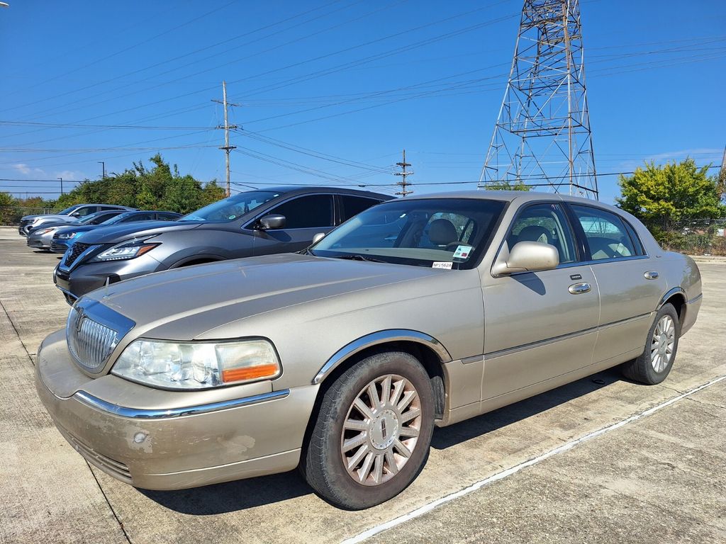 2004 Lincoln Town Car Signature