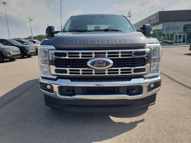 2024 Ford F-250 photo 2