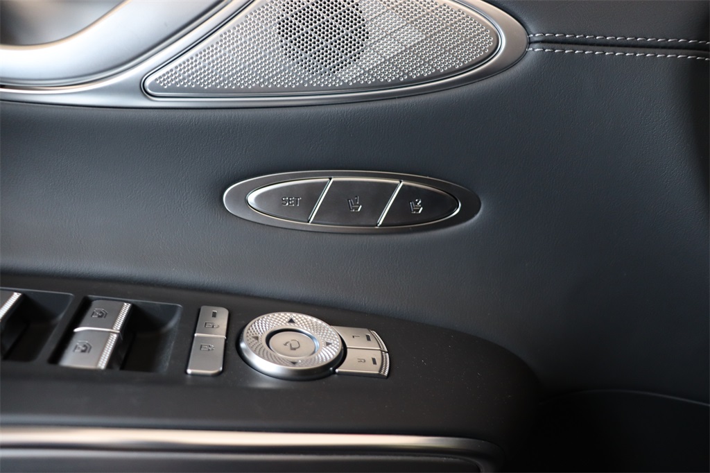 2026 Genesis GV70 2.5T Select photo 9