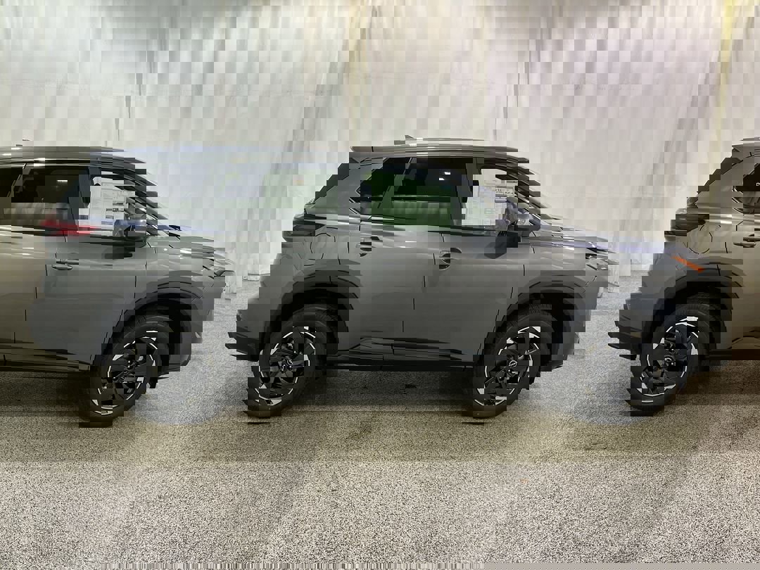 2026 Nissan Rogue SV photo 2