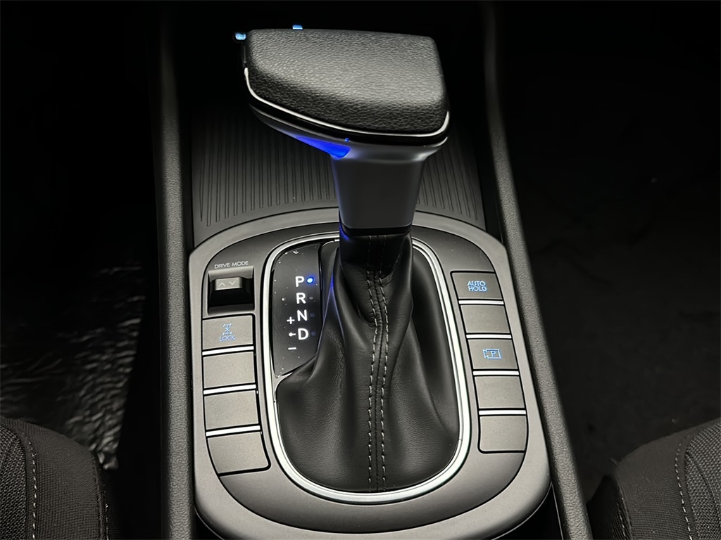 2026 Hyundai Kona SE photo 18