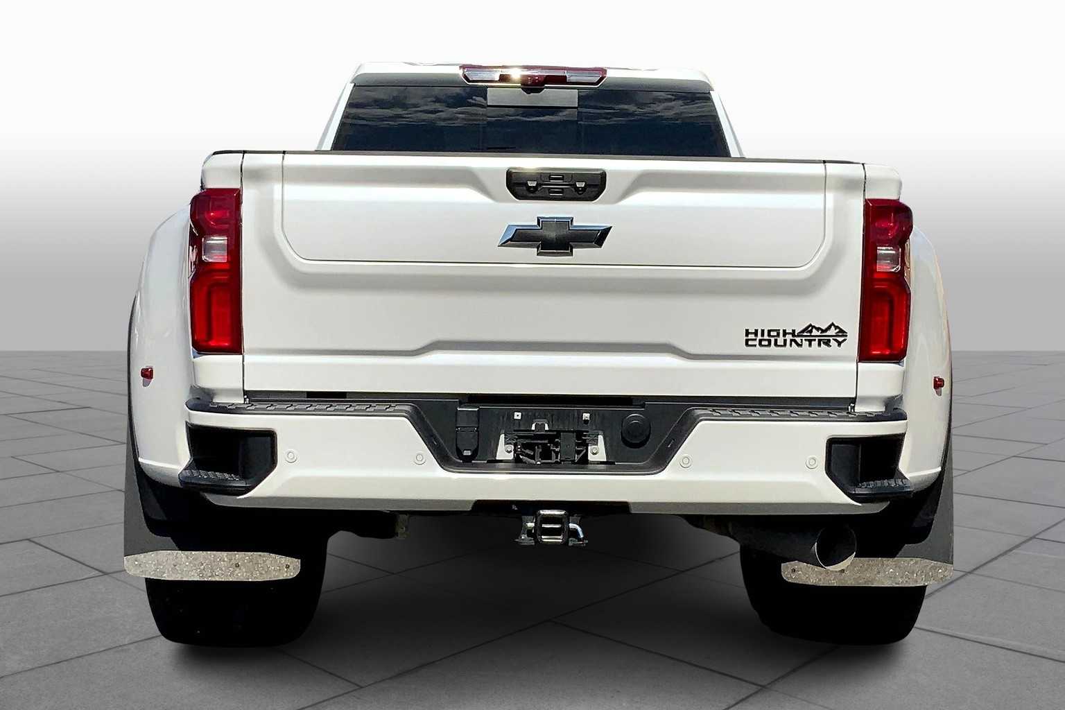 2025 Chevrolet Silverado 3500HD High Country photo 4