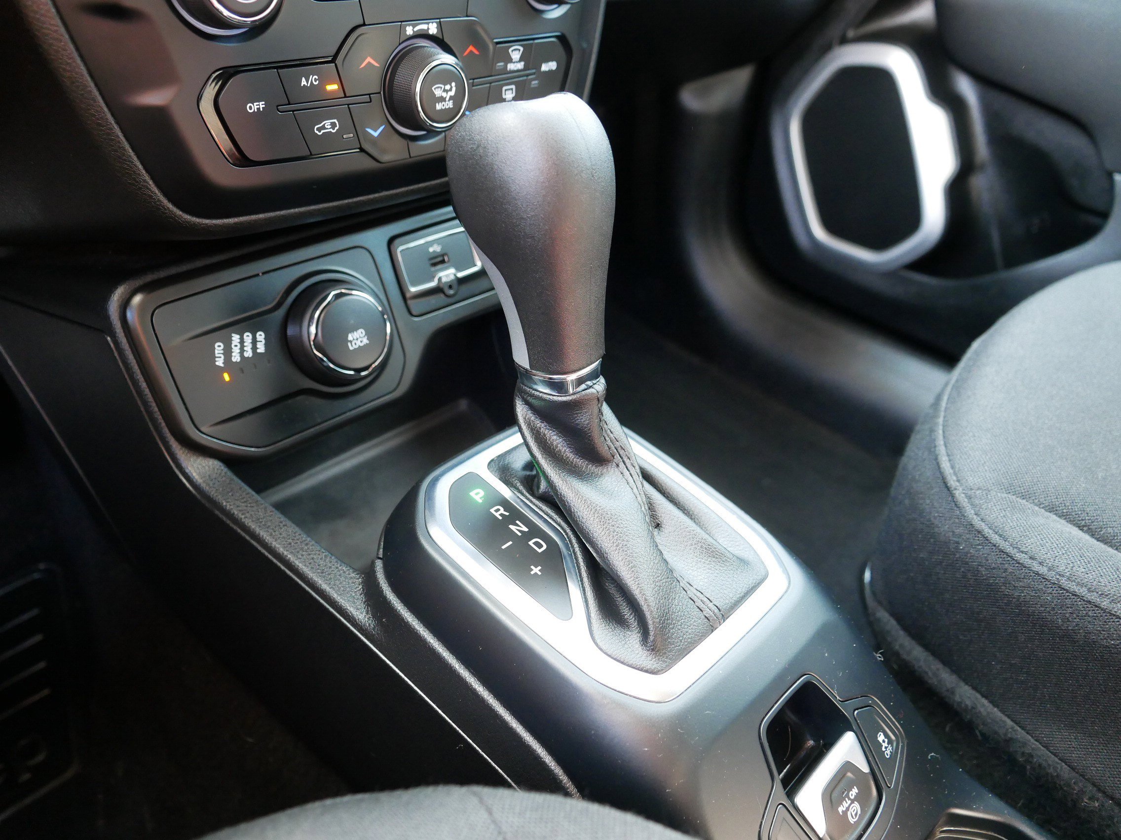 2019 Jeep Renegade Latitude photo 23