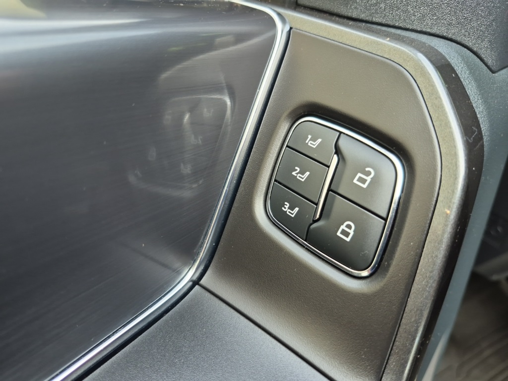 2021 Ford F-150 Lariat photo 18