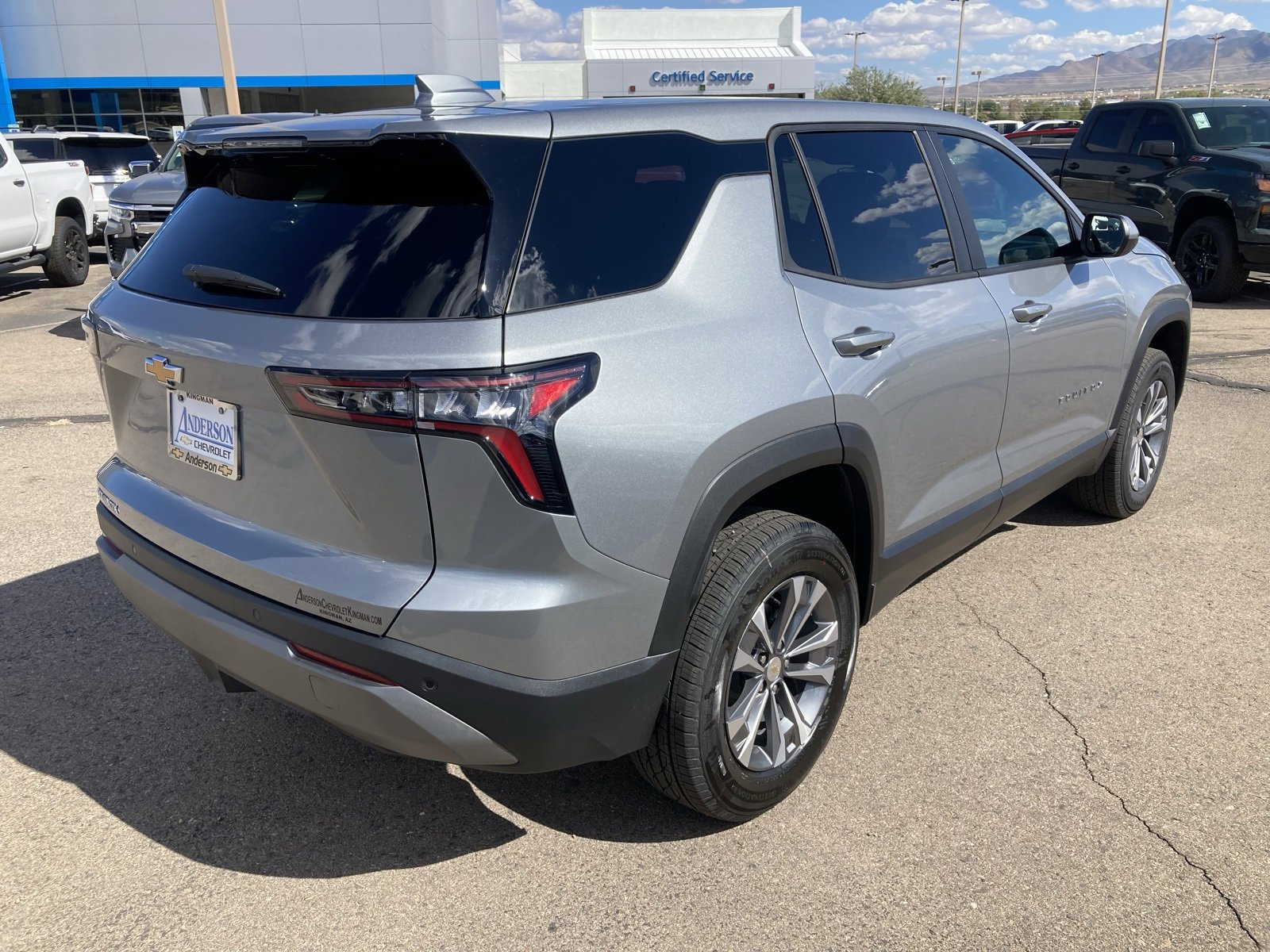 2026 Chevrolet Equinox LT photo 2