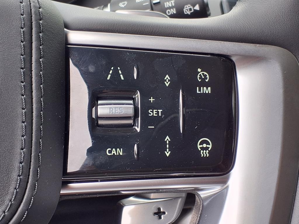 2025 Land Rover Range Rover SE photo 14