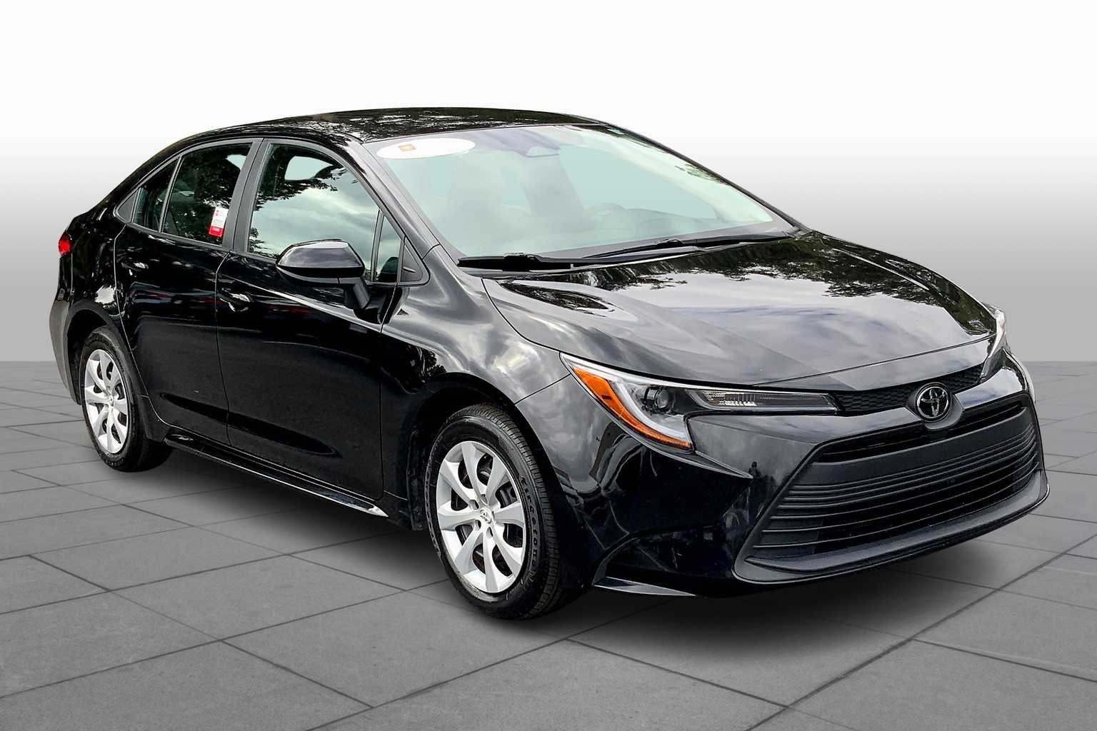 2024 Toyota Corolla LE photo 2