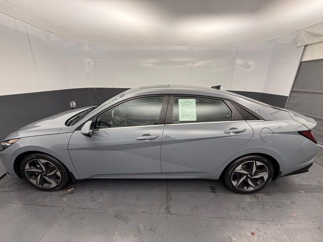 2022 Hyundai Elantra Hybrid Limited photo 4