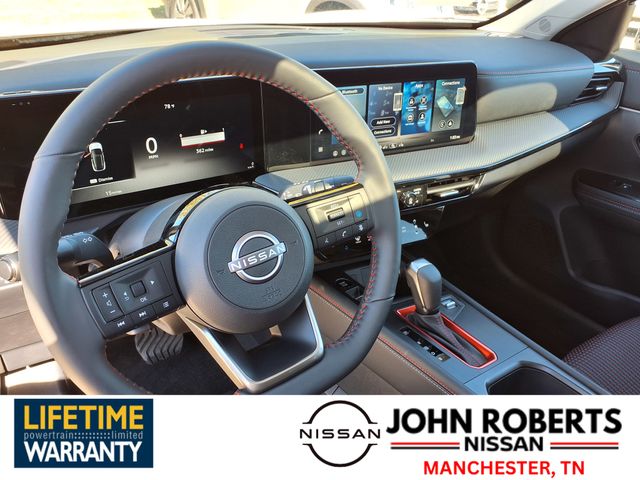 2026 Nissan Kicks SR photo 4