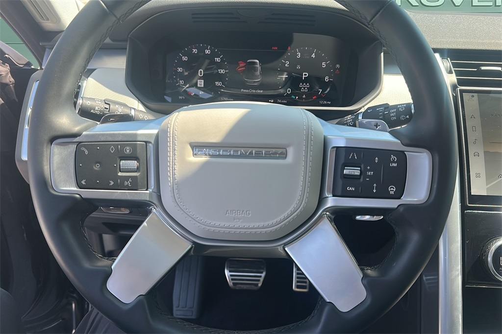 2025 Land Rover Discovery SE photo 10