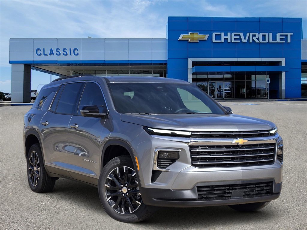 2026 Chevrolet Traverse LT's photo