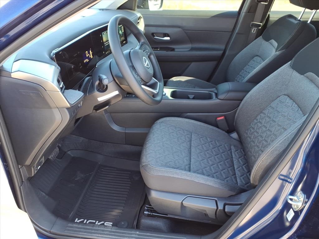 2026 Nissan Kicks SV photo 4