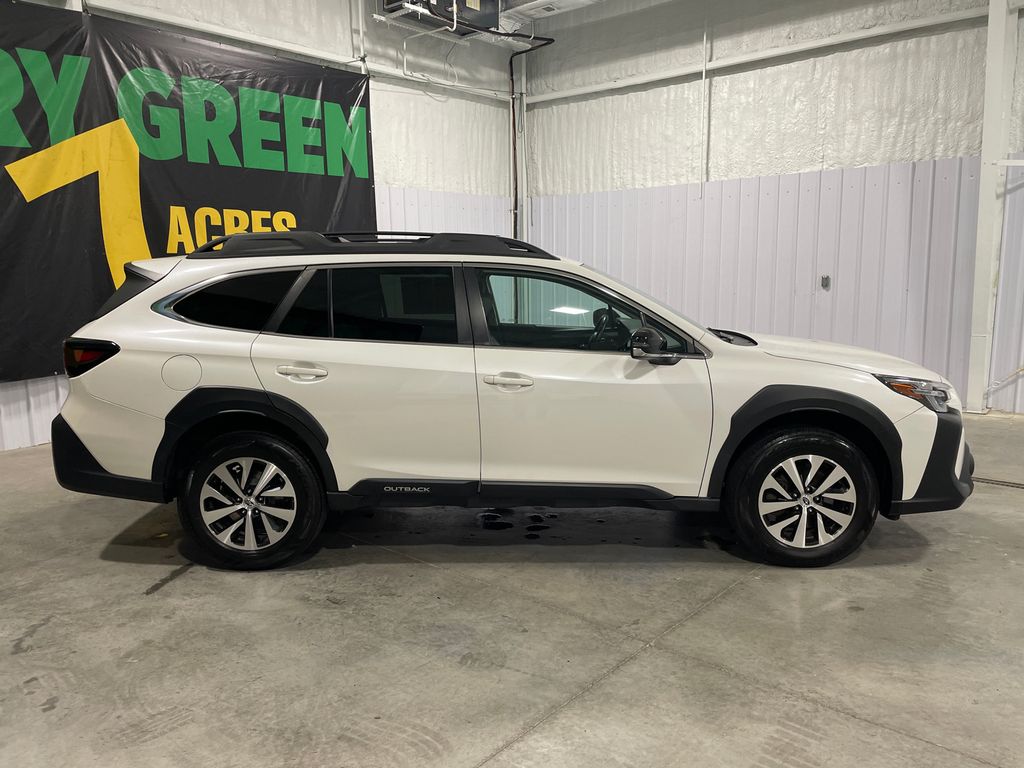 2023 Subaru Outback Premium photo 3