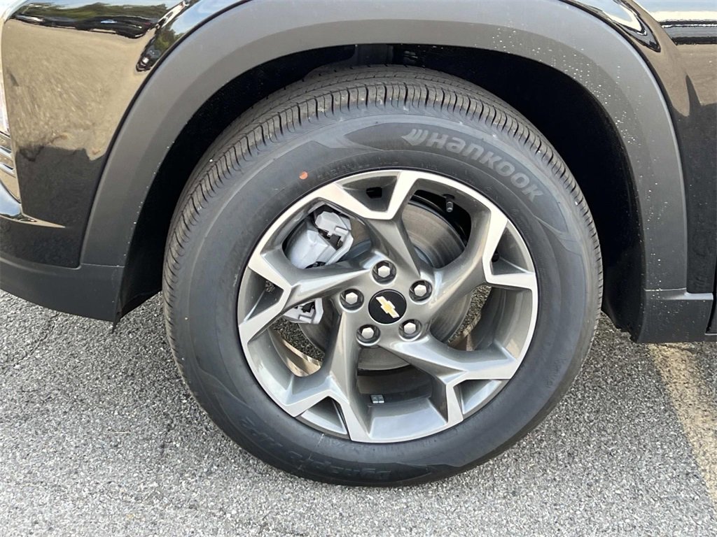 2025 Chevrolet Trax LT photo 19