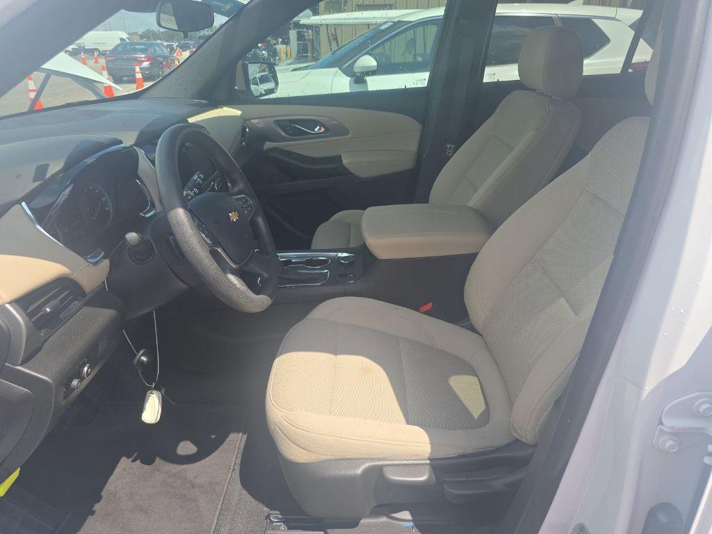 2023 Chevrolet Traverse LS photo 5