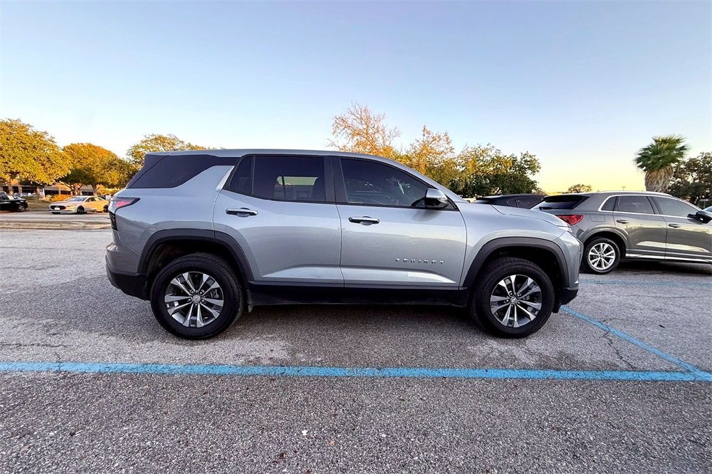 2025 Chevrolet Equinox LT photo 4