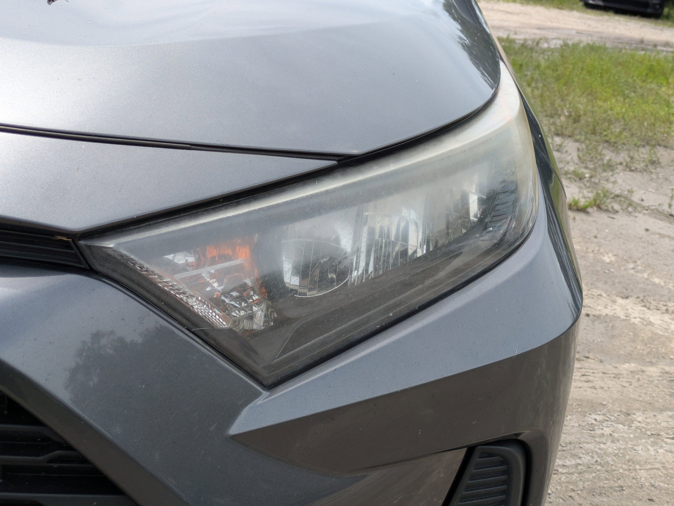 2021 Toyota RAV4 LE photo 8