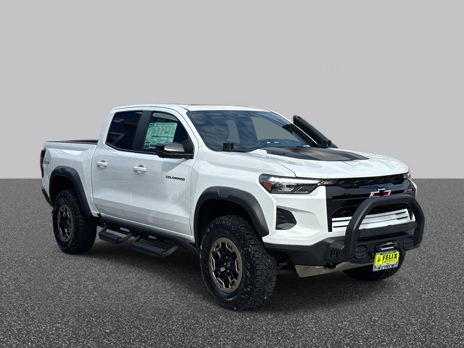 2025 Chevrolet Colorado ZR2 photo 3