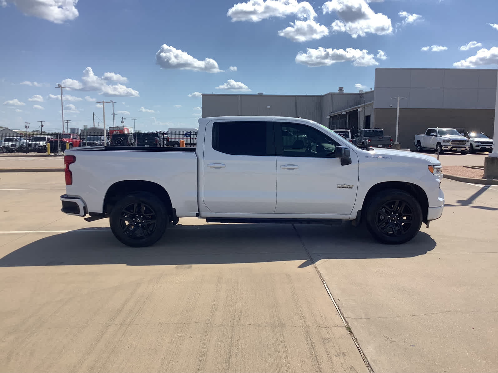 2022 Chevrolet Silverado 1500 RST photo 4