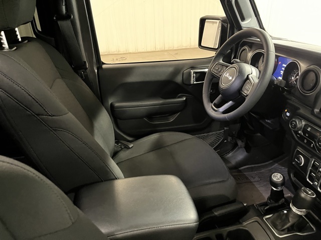 2023 Jeep Gladiator Willys photo 20
