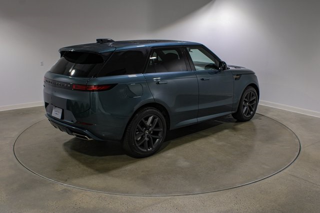 2025 Land Rover Range Rover Sport SE photo 5