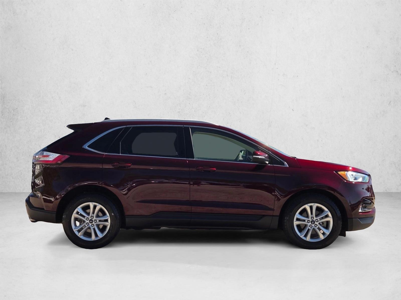 2019 Ford Edge SEL photo 4