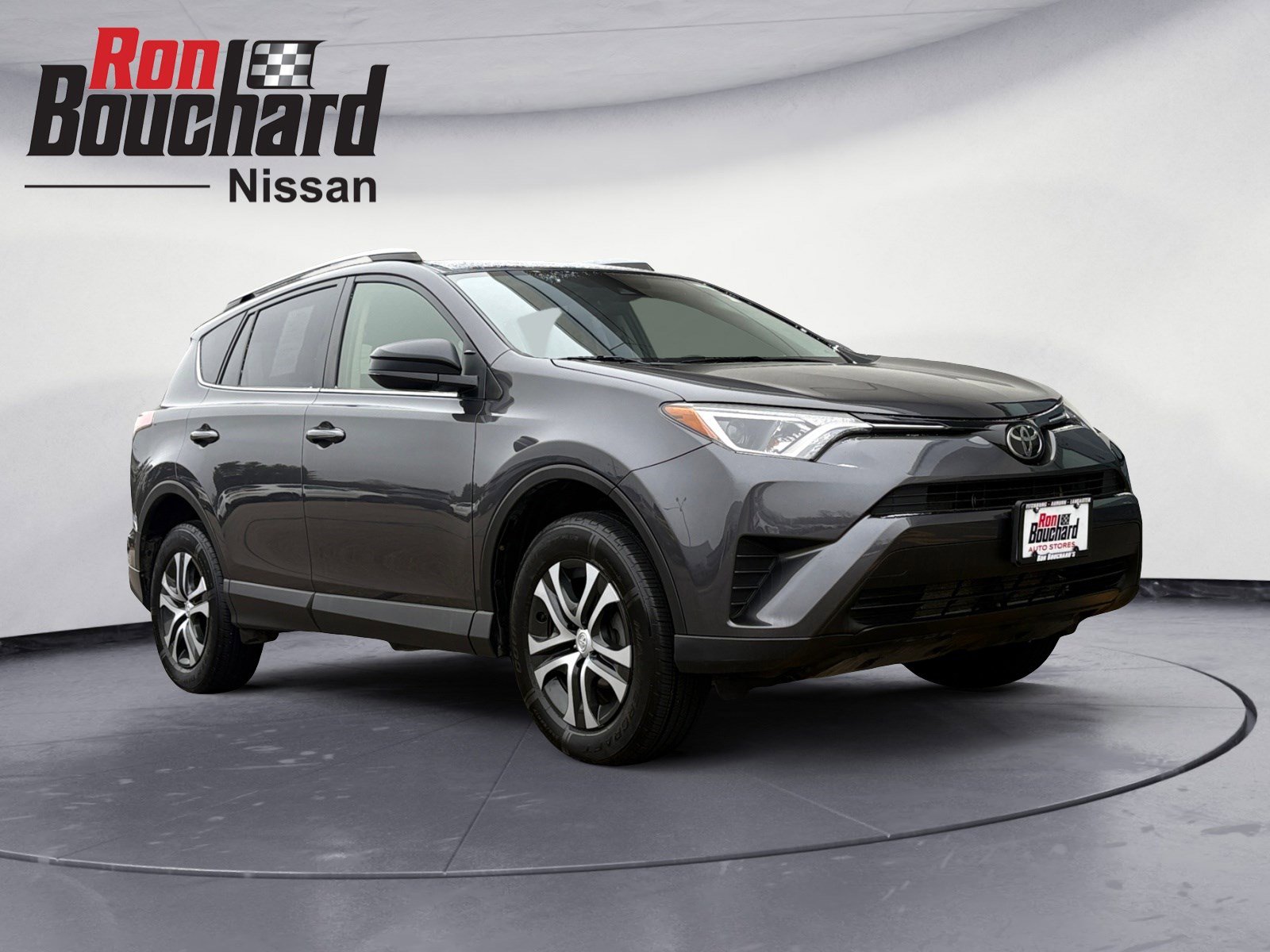 2017 Toyota RAV4 LE's photo