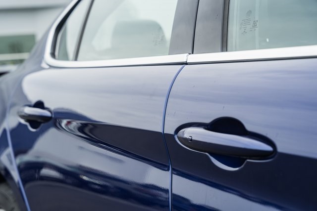 2019 Alfa Romeo Giulia Base photo 14