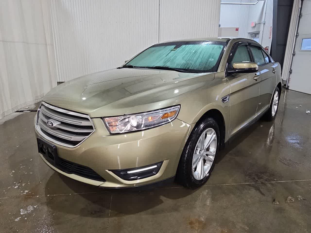2013 Ford Taurus SEL's photo
