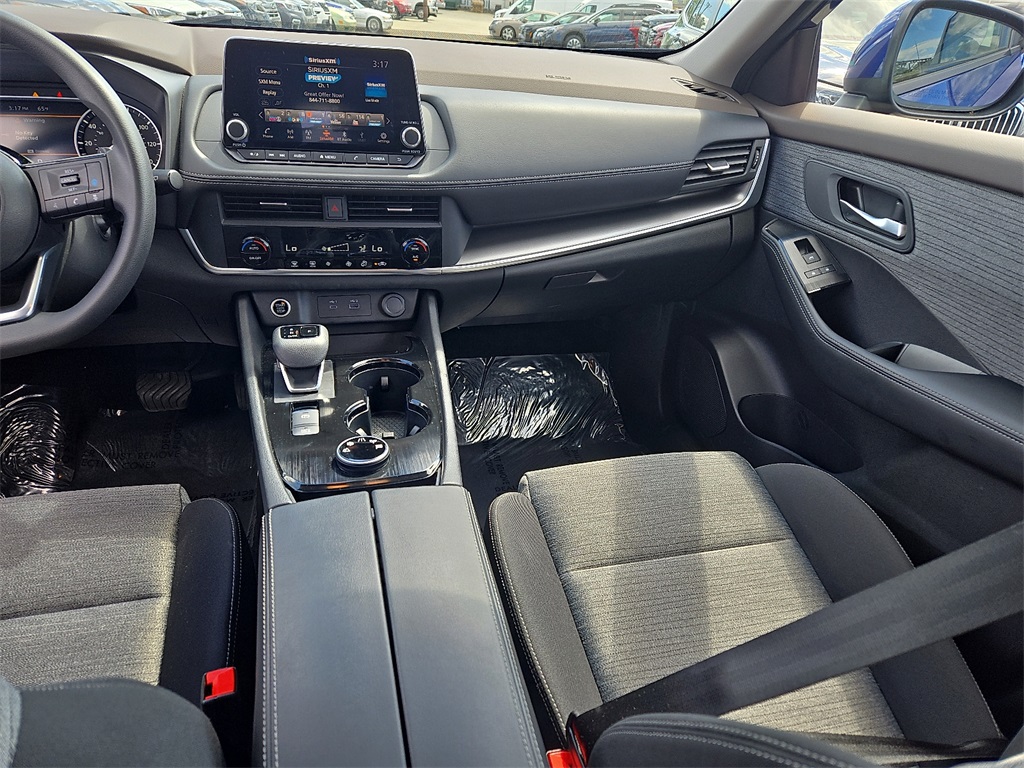 2023 Nissan Rogue SV photo 17