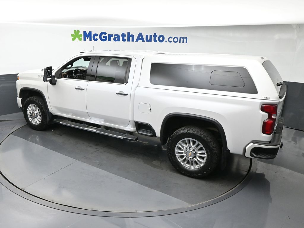 2022 Chevrolet Silverado 3500HD High Country photo 17